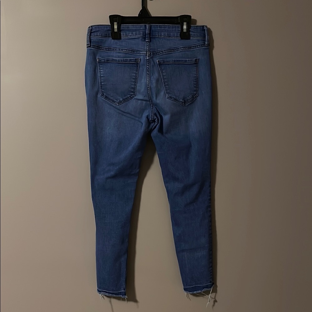 Old Navy Rockstar Super Skinny Blue Ankle Cropped Jeans - 6 - Picture 5 of 6